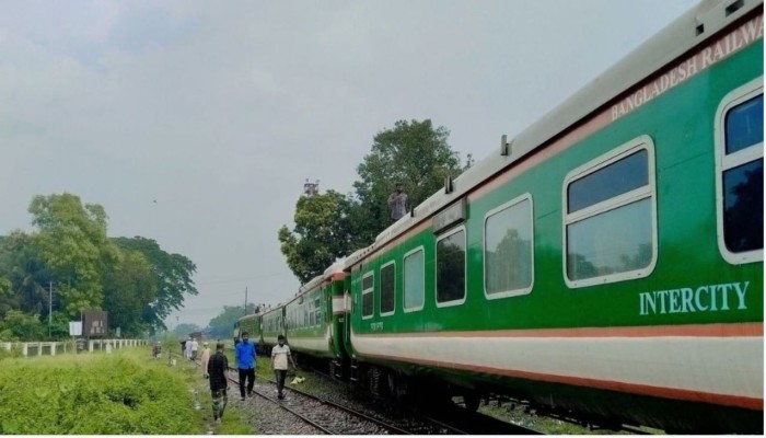 ​Rail links with Sylhet suspended as 7 coaches of Paharika Express detach